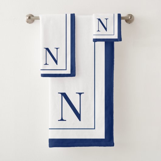 Moderne navyblaue weiße Monogramm-Initiale Badhandtuch Set (Insitu)