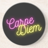 Moderne Neon Carpe Diem Word Art Getränkeuntersetzer (Vorne)