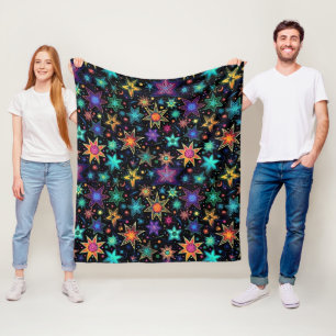 Moderne Neonsterne auf Schwarz Fleecedecke