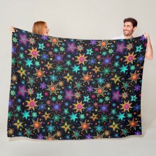 Moderne Neonsterne auf Schwarz Fleecedecke