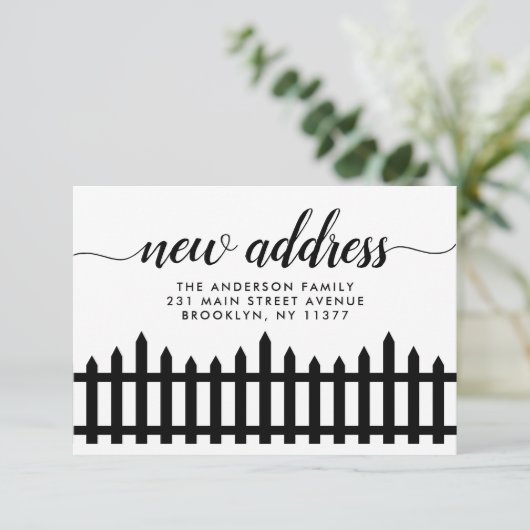 Moderne neue Address Script Zuhause Picket Fence M Ankündigung (Stehend Vorderseite)