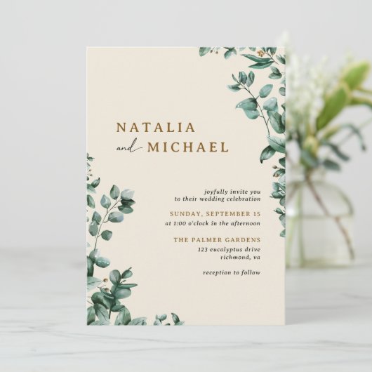 Moderne, neutrale Beige + grüne, einfache Hochzeit Einladung (Stehend Vorderseite)