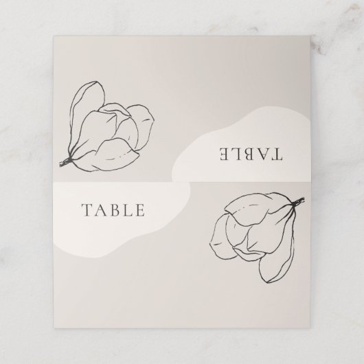 Moderne neutrale Boho Floral Wedding Platzkarte (Außenseite Aufgefaltet)