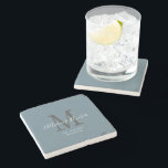 Moderne Newlyweds etablierte Dusty Blue Monogram Steinuntersetzer<br><div class="desc">Mit diesem modernen, neu etablierten Dusty Blue Monogram Stone Untersetzer geben Sie einen perfekten Sake. Es ist ein modernes, individualisierbares Design in staubigen Blau, Weiß und Hellgrau. Die ersten Namen von Braut und Bräutigam stehen im Zentrum der modernen weißen Schrift Schrift, und der Anfang des neuen Nachnamens ist grau. Das...</div>