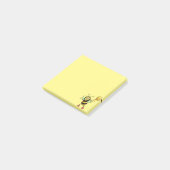 Moderne niedliche Honigbiene auf Gelb Post-it Klebezettel (angewinkelt)