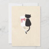 Moderne niedliche Katzen-Paar-Monogramm-Hochzeit Einladung (Rückseite)