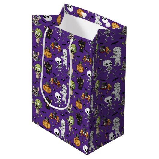 Moderne Niedliche Lila Halloween Cartoon Pattern K Mittlere Geschenktüte (Vorderseite Schrägansicht)