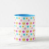 Moderne Niedliche, mehrfarbige Happy Faces Tasse (Zentrum)
