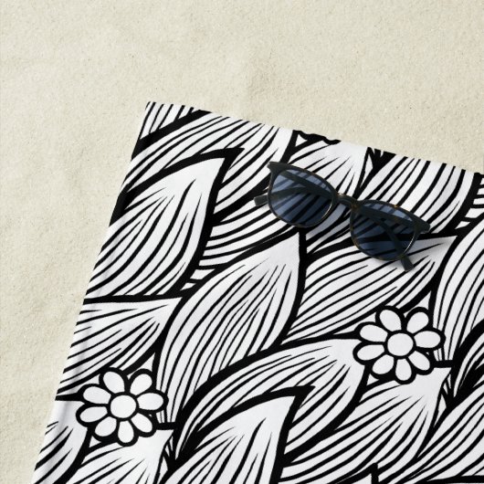 Moderne Niedliche Schwarz-Weiß-Hippie Daisy Strandtuch (Beispiel)