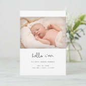 Moderne Niedliche Script Baby Birth Ankündigung (Stehend Vorderseite)