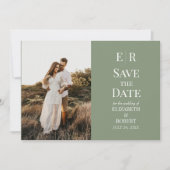 Moderne Olive Monogram Foto Save the Date Card Einladung (Vorderseite)