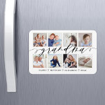 Moderne Oma Script Großkinder FotoCollage Magnet<br><div class="desc">Schicke deiner Oma ein wunderschönes personalisiertes Geschenk, das sie für immer schätzen wird. Spezieller personalisierter Enkelkinder Foto Collage Magnet zur Anzeige Ihrer eigenen speziellen Fotos und Erinnerungen. Unser Design zeichnet sich durch ein einfaches 8-Foto-Collage Grid-Design mit "Oma" aus, das in einem schönen, handgeschriebenen schwarzen Skriptstil entworfen wurde. Jedes Foto ist...</div>