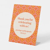 Moderne Orange Custom Wedding Mitte Jahrhundert Vi Sockelschild (Vorderseite)