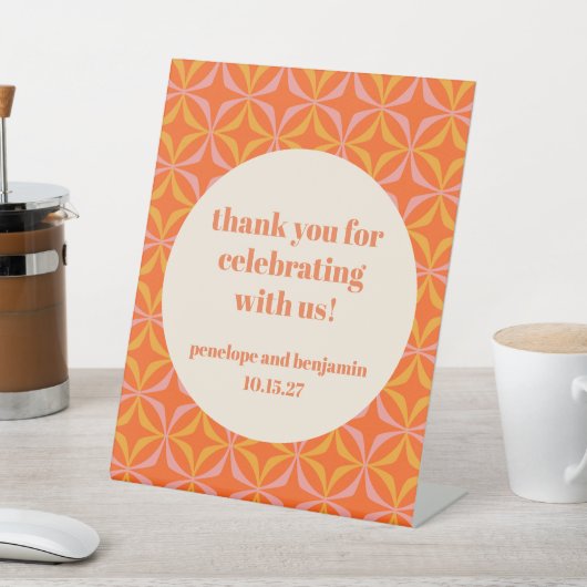 Moderne Orange Custom Wedding Mitte Jahrhundert Vi Sockelschild (In SItu)