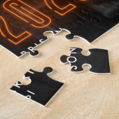 Moderne Orange Neon Class 2025 Abschluss Foto Puzzle (Seite)