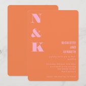 Moderne orangefarbene rosa Monogramm-Initialen Hoc Einladung (Vorne/Hinten)