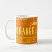 Moderne orangefarbene Typografie Fruchtscheibe Kaffeetasse (Links)