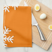 Moderne, orangefarbene und weiße Weihnachtsschneef Handtuch (Viertel Falte)