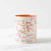 moderne orangefarbene, weiße handgeschriebene Name Zweifarbige Tasse (Mittel)