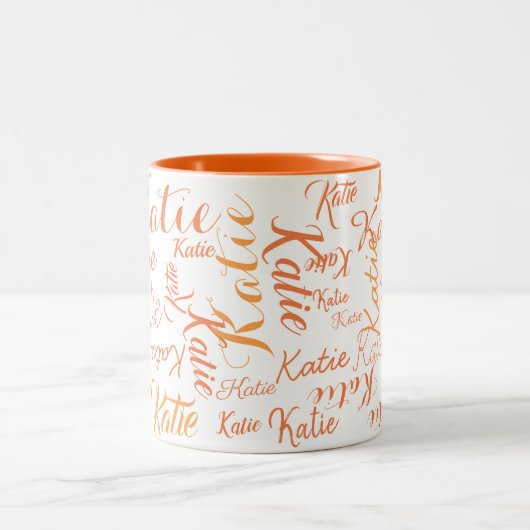 moderne orangefarbene, weiße handgeschriebene Name Zweifarbige Tasse (Mittel)