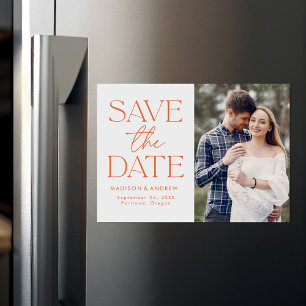 Moderne orangene Typografie Foto Save-the-Date Magneteinladung