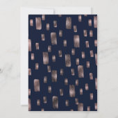 Moderne Paint Brush Rose Gold & Navy Blue Wedding Einladung (Rückseite)