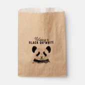 Moderne Panda schwarz und weiß mit Zitat Geschenktütchen (Vorderseite)