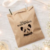 Moderne Panda schwarz und weiß mit Zitat Geschenktütchen (Ausgeschnitten)