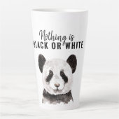 Moderne Panda schwarz und weiß mit Zitat Milchtasse (Vorderseite)