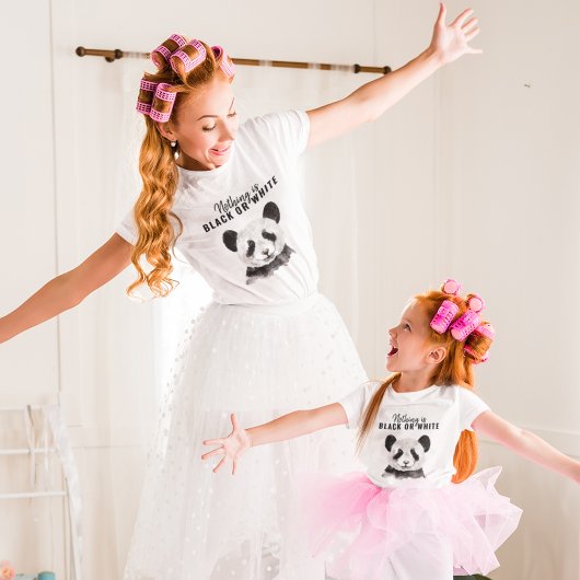 Moderne Panda schwarz und weiß mit Zitat T-Shirt