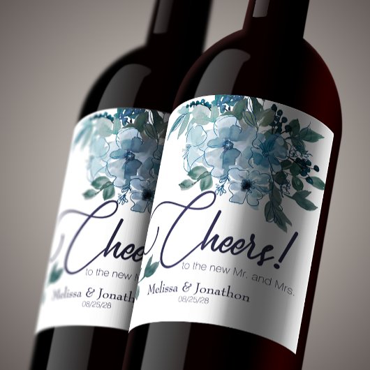 Moderne Pastel Blue Rose Blumenhochzeit Weinetikett