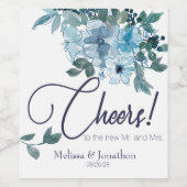 Moderne Pastel Blue Rose Blumenhochzeit Weinetikett (Einzelnes Label)