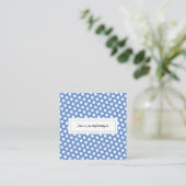 Moderne Pastel Blue White Polka Dots Chic Quadratische Visitenkarte (Stehend Vorderseite)
