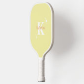 Moderne Pastel Gelbe Mit Monogramm Feminine Pickleball Schläger (Links)