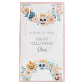 Moderne Pastel Halloween Skull Fall Spooky florale Kleine Geschenktüte (Vorderseite)