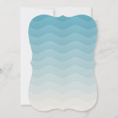 Moderne Pastel Ombre Blue Wave Wedding Einladung (Rückseite)