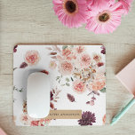 Moderne Pastell-Blume & Kraft-Personalisiertes Ges Mousepad<br><div class="desc">Dieses personalisierte Geschenk ist eine wunderschöne und einzigartige Option für alle, die Blume und eine Touch von rustikalem Charme Lieben. Das Geschenk zeichnet sich durch ein Set modernes pastellfarbenes Set vor einem Hintergrund aus Kraftpapier aus und schafft einen schönen Kontrast, der das Auge sicher erfassen wird.Die Blume sind stilvoll und...</div>