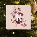 Moderne Pastellfarben Rosa und Rote Blüte mit Erst Keramikornament<br><div class="desc">Die moderne Pastellfarben Rosa und Rote Blüte mit ihrem ursprünglichen Design ist eine optisch atemberaubende und raffinierte Kombination aus sanften Pastellfarben und lebhaften Rottönen. Im Mittelpunkt des Designs steht ein individualisierbarer Einstieg,  der der Ästhetik eine persönliche Touch verleiht. Der erste ist kühn und prominent,  vor dem blumigen Hintergrund stehend.</div>