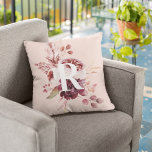 Moderne Pastellfarben Rosa und Rote Blüte mit Erst Kissen<br><div class="desc">Die moderne Pastellfarben Rosa und Rote Blüte mit ihrem ursprünglichen Design ist eine optisch atemberaubende und raffinierte Kombination aus sanften Pastellfarben und lebhaften Rottönen. Im Mittelpunkt des Designs steht ein individualisierbarer Einstieg,  der der Ästhetik eine persönliche Touch verleiht. Der erste ist kühn und prominent,  vor dem blumigen Hintergrund stehend.</div>
