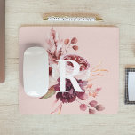 Moderne Pastellfarben Rosa und Rote Blüte mit Erst Mousepad<br><div class="desc">Die moderne Pastellfarben Rosa und Rote Blüte mit ihrem ursprünglichen Design ist eine optisch atemberaubende und raffinierte Kombination aus sanften Pastellfarben und lebhaften Rottönen. Im Mittelpunkt des Designs steht ein individualisierbarer Einstieg,  der der Ästhetik eine persönliche Touch verleiht. Der erste ist kühn und prominent,  vor dem blumigen Hintergrund stehend.</div>