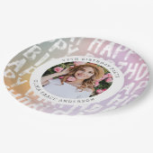 Moderne pastellfarbene Regenbogen-Rosa Foto Geburt Pappteller (Schrägansicht)