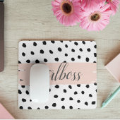 Moderne pastellrosa Girl Boss & Black Dots Mousepad