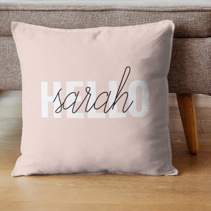 Moderne Pastellrosa Hallo und dein Name Kissen
