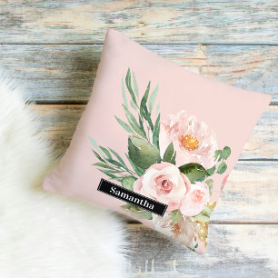 Moderne Pastellrosa Wasserfarben Blumen & Name Kissen