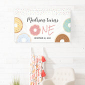 Moderne Pastelnüsse und Sprinklen zum ersten Gebur Banner (Insitu)
