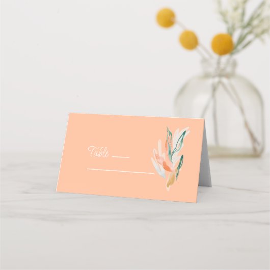 Moderne Peach Abstrakt Floral Wedding Platzkarte (Vorderseite)