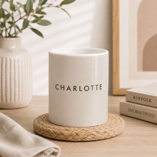 Moderne personalisierte Beige-Kaffeetasse mit Name Kaffeetasse
