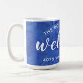 Moderne personalisierte Kaffeetasse in Navyblau (Links)