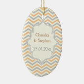 Moderne pfirsichgraue, ivorische Zickzack Muster Keramik Ornament (Rechts)