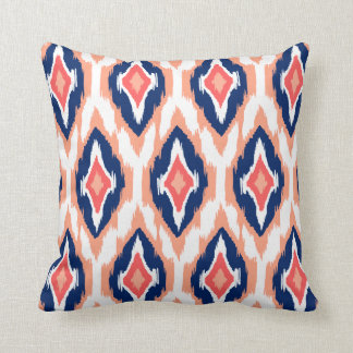 Moderne Pfirsichkoralle Ikat Tribal Muster 1a Kissen